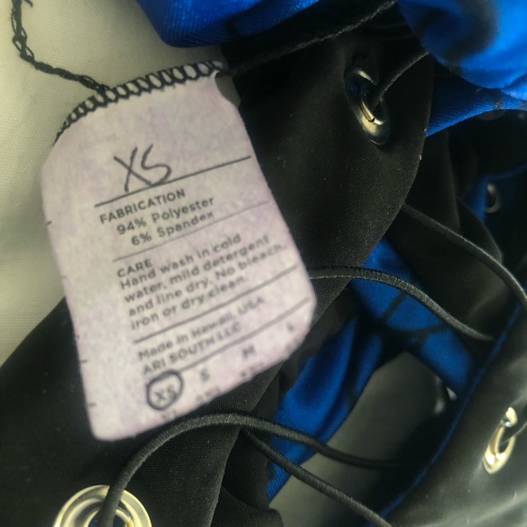 Ari South Limited Edition one piece bikini - Picture 5 of 6